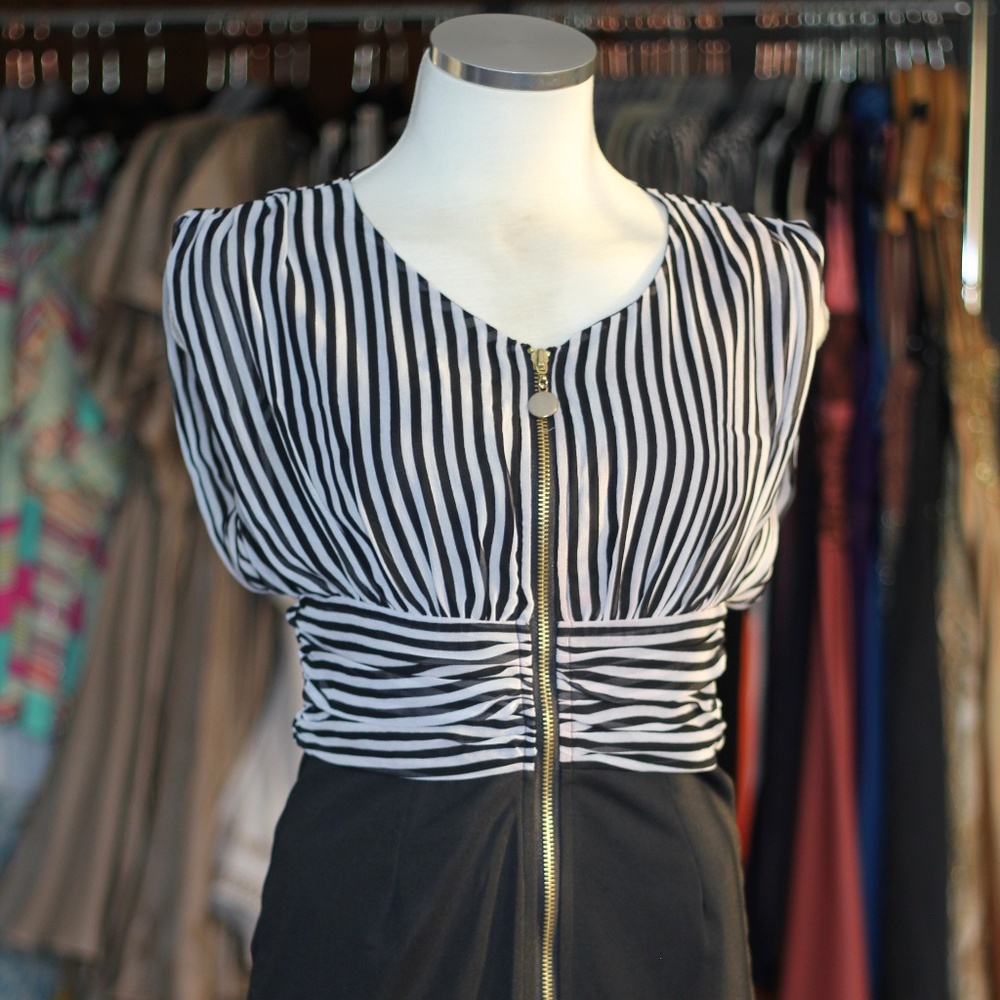 NEW Zip-up Cocktail Dress